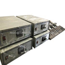 macchina ultrasonica della saldatura a punti 15K compreso il ripetitore e Horn del generatore del convertitore